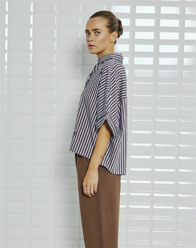 Withblack - Helene WBL Batsleeve Skjorte - Brown Stripe